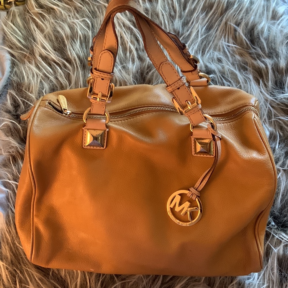 MICHAEL KORS Grayson Medium Pebble Tan Leather Satchel